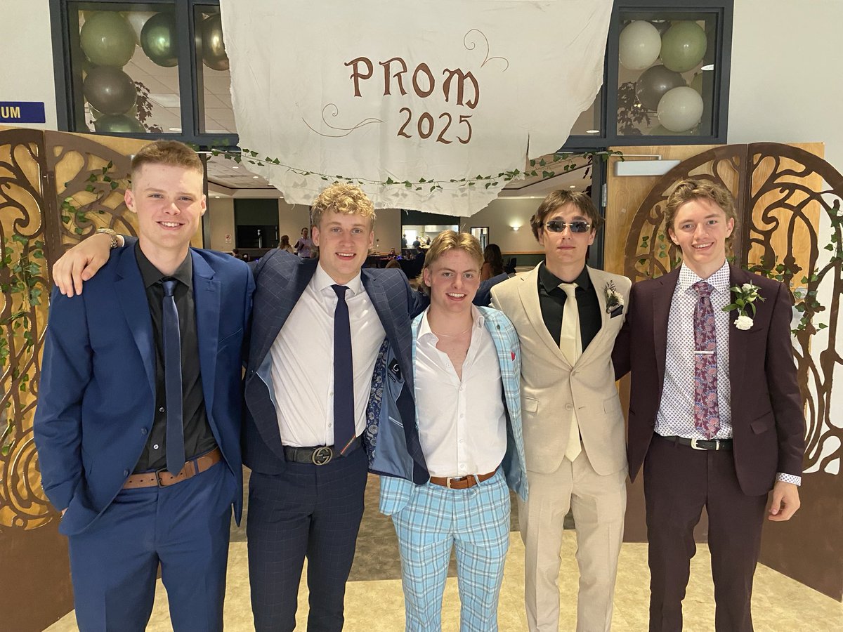 Great night celebrating our graduates at the 2025 Wellington Heights Prom last night!  Thanks to Mr. Wallace, Ms. Vinkovic, and the Prom Committee for organizing the event!