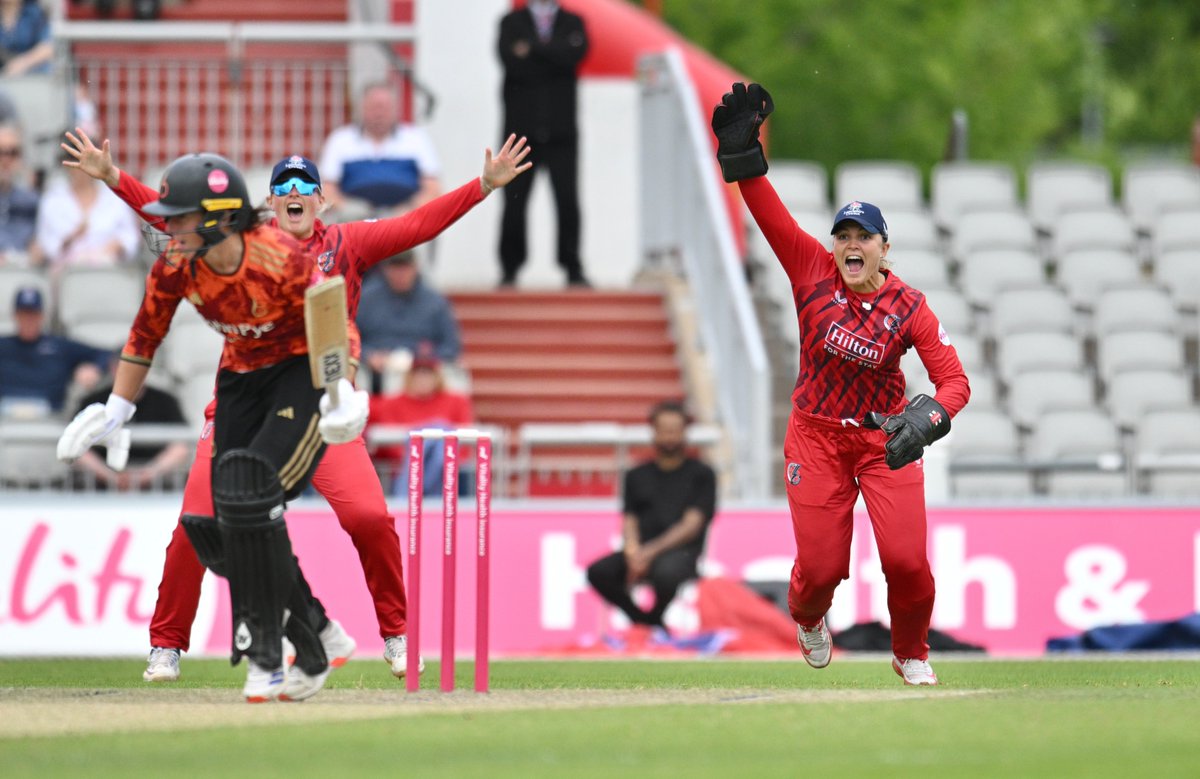 LancsCricketWMN's tweet photo. The Blaze win a hard fought clash at Emirates Old Trafford by 7 wickets.
โก #StrikeTogether | ๐ #PrideFixture https://t.co/LY4fsy9Fo4