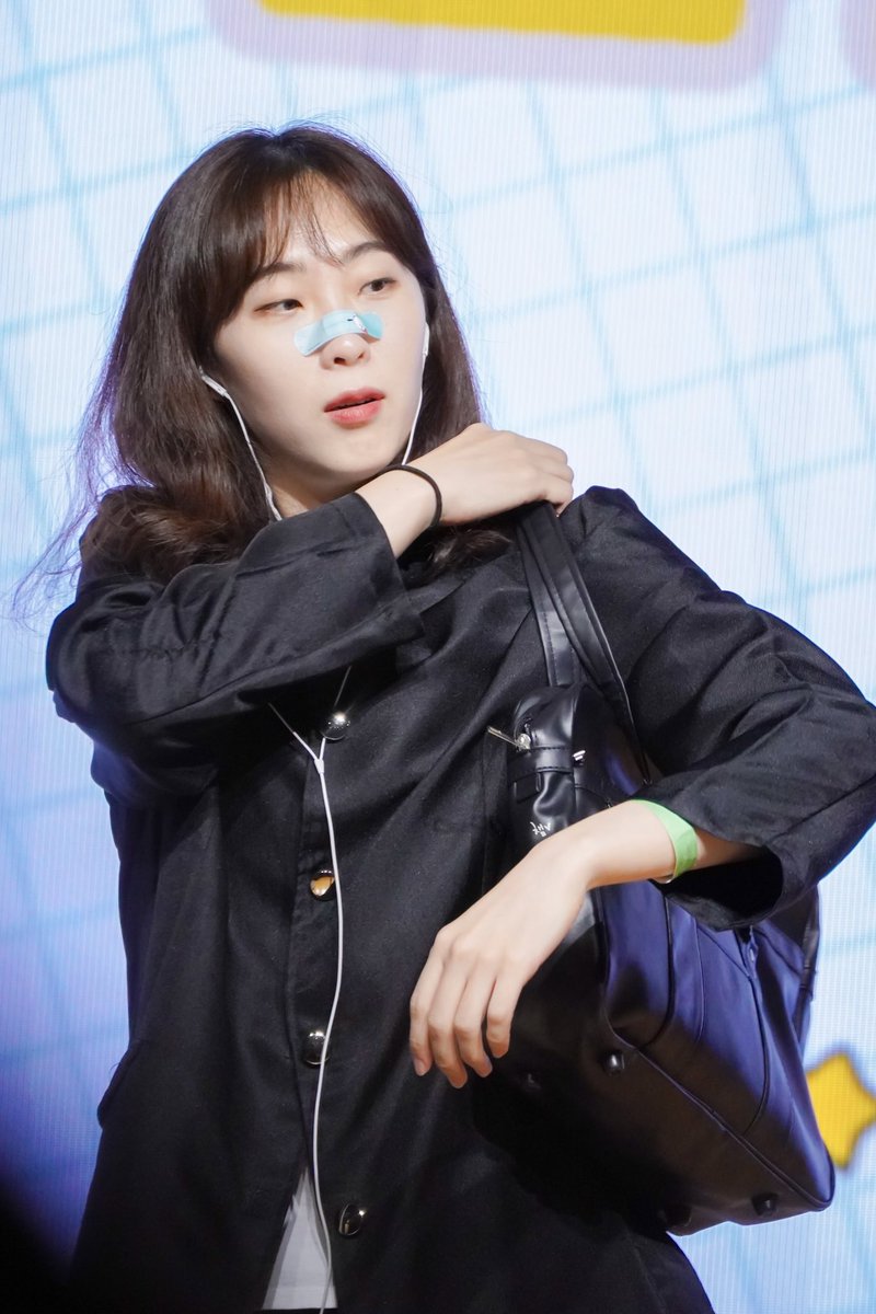 __chaem's tweet image. 오늘 나는 죽었다

#황민경