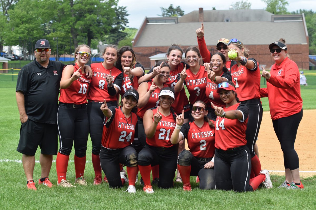 remi_rosado's tweet photo. Words couldn’t describe how proud I am of this team right here. This season was definitely a ride but we finished off being NEPSAC CHAMPS 2X!! I finished this season with .455 BA, .528 OBP, and .955 SLG. with 15 RBI’s and 5 💣’s! Thank you so much @KO_VSoftball and @WyvernAthletics Now it’s time to get ready for summer ball @RITG_14u @LucasJ401 @Frank_Lieto @thunderjam134 @BobRossiRITG