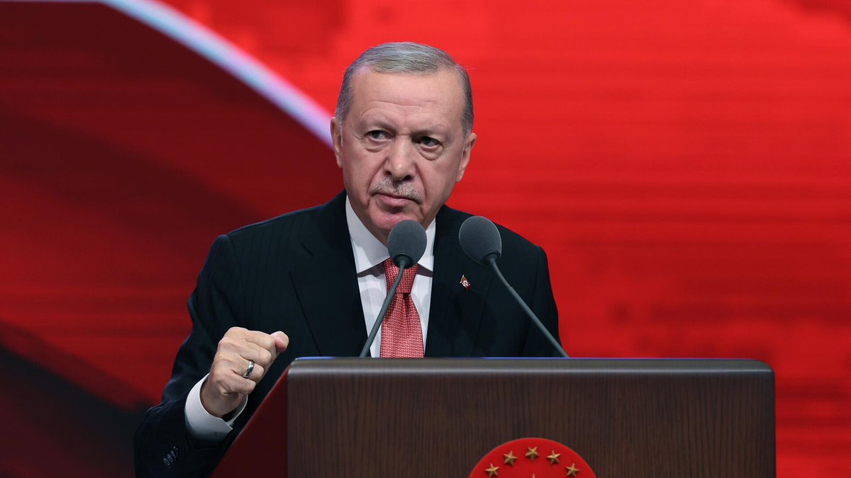 ww3mediaa's tweet photo. 🔴Cumhurbaşkanı Erdoğan:

Alparslan, Osman Gazi, Fatih, Abdülhamit Han deyince birileri rahatsız oluyor.

Bu malum çevreler, ‘İslamsız Türk yaşayamaz’ dediğimiz için şahsımızı hedef aldılar. https://t.co/Uj02Fv2l9z