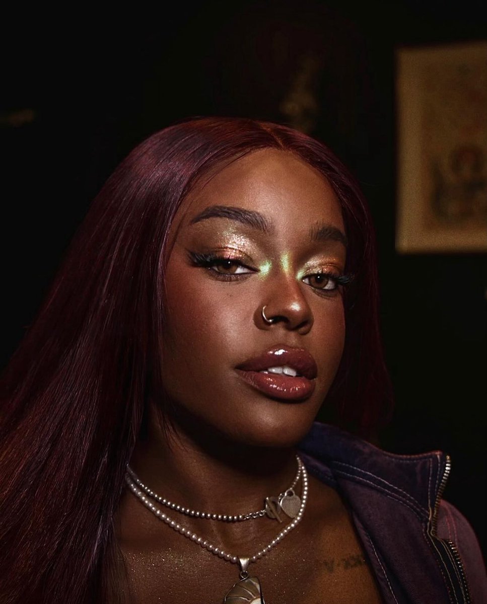 HAPPY BIRTHDAY to the one and only Azealia Banks 🎈💜