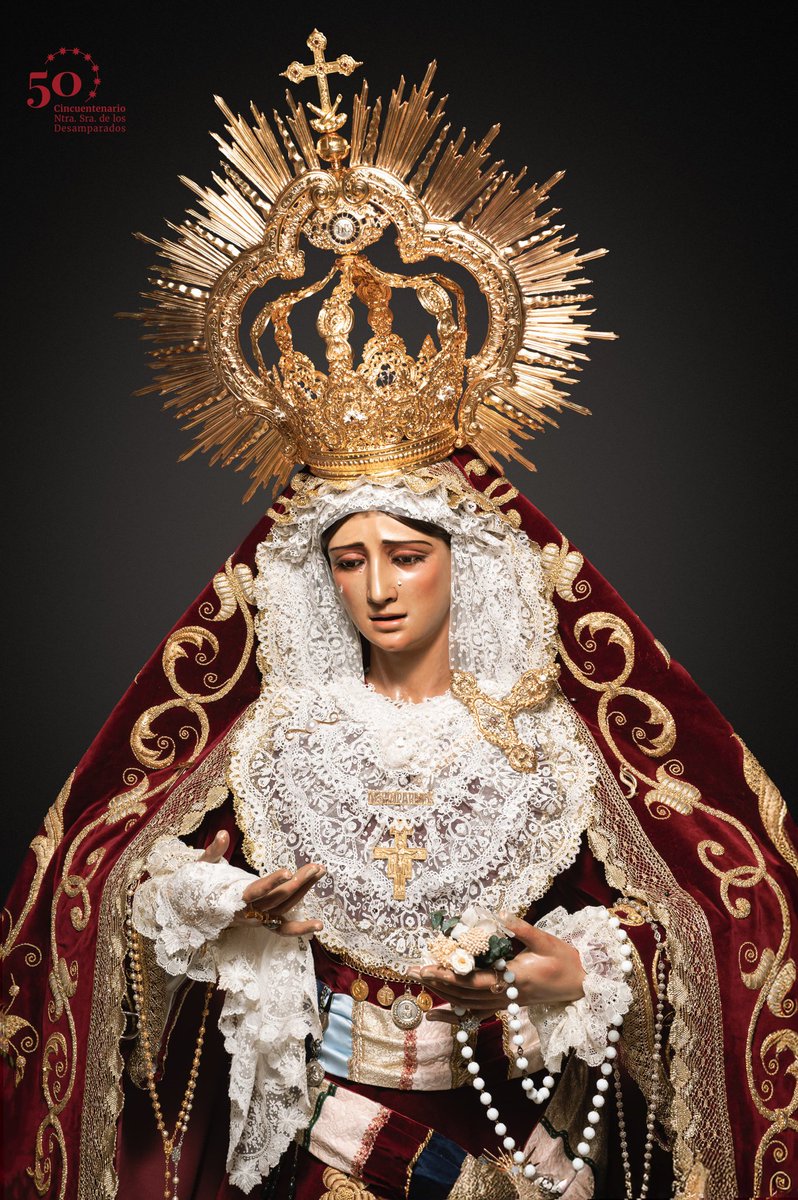 HDesamparados's tweet photo. "Sube, María, al trono de gloria, y recibe la corona que te está preparada desde la eternidad."

🔴 El amor hecho corona, la cual le ha sido ofrendada a Nuestra Señora de los Desamparados con motivo del #50ATuAmparo, ya luce sobre sus benditas sienes.

(I/II)

#AlcosaATuAmparo https://t.co/KxbJV81A0K