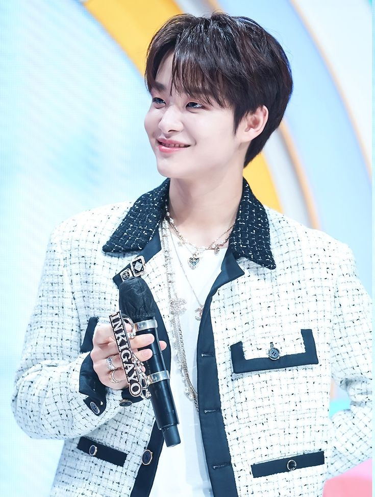 ofTanggalMerah's tweet photo. @ohTanggalMerah @sotaaoen @Wonyoungn @eumcae @bahgchan "Abi minta maaf banget semisal selama ini Abi ada menyakiti atau menyinggung kalian secara langsung dan tidak langsung. Abi harap kita masih bisa berteman dengan baik sampai seterusnya ya? Jangan ada kata musuhan diantara kita bub." https://t.co/mz9AFEdDwX