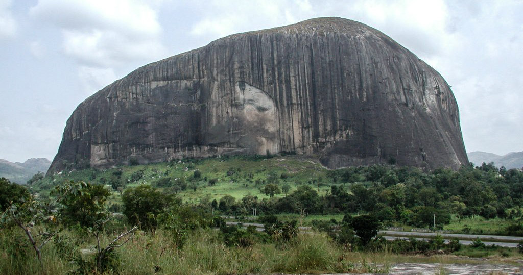 Chidalusabastin's tweet photo. Zuma Rock rises approximately 725 metres (2,379 ft) above its surrounding
Zuma rock is known to possess the face of a human(eyes, nose, and mouth) when viewed from an angle far away and it was used for a defensive retreat by the Gbayi people ..
#insight #Inspiration https://t.co/GhDrkWG5T9