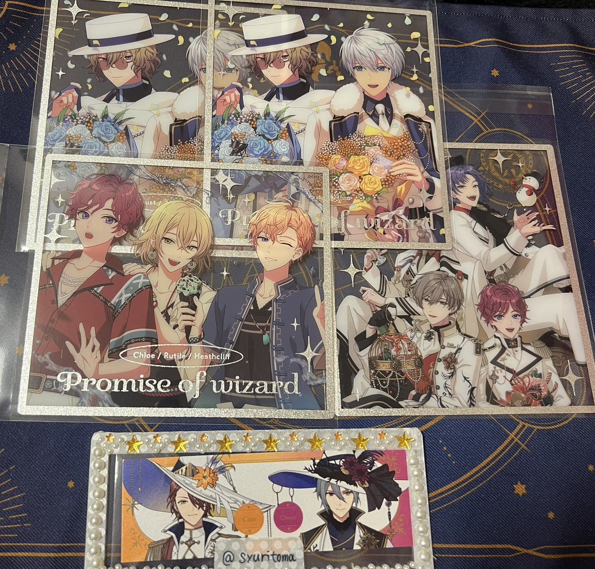 syuritoma's tweet photo. 交換 まほやく 魔法使いの約束 5.5Anniversary ONLY SHOP アニバストア 池袋
クリア色紙 色紙
【譲】ファウスト、アーサー、クロエ、ルチル、ヒースクリフ、西の国
【求】カイン&amp;オーエン（因縁）

6/8池袋手渡し、郵送可能です。 https://t.co/66TByG09FW