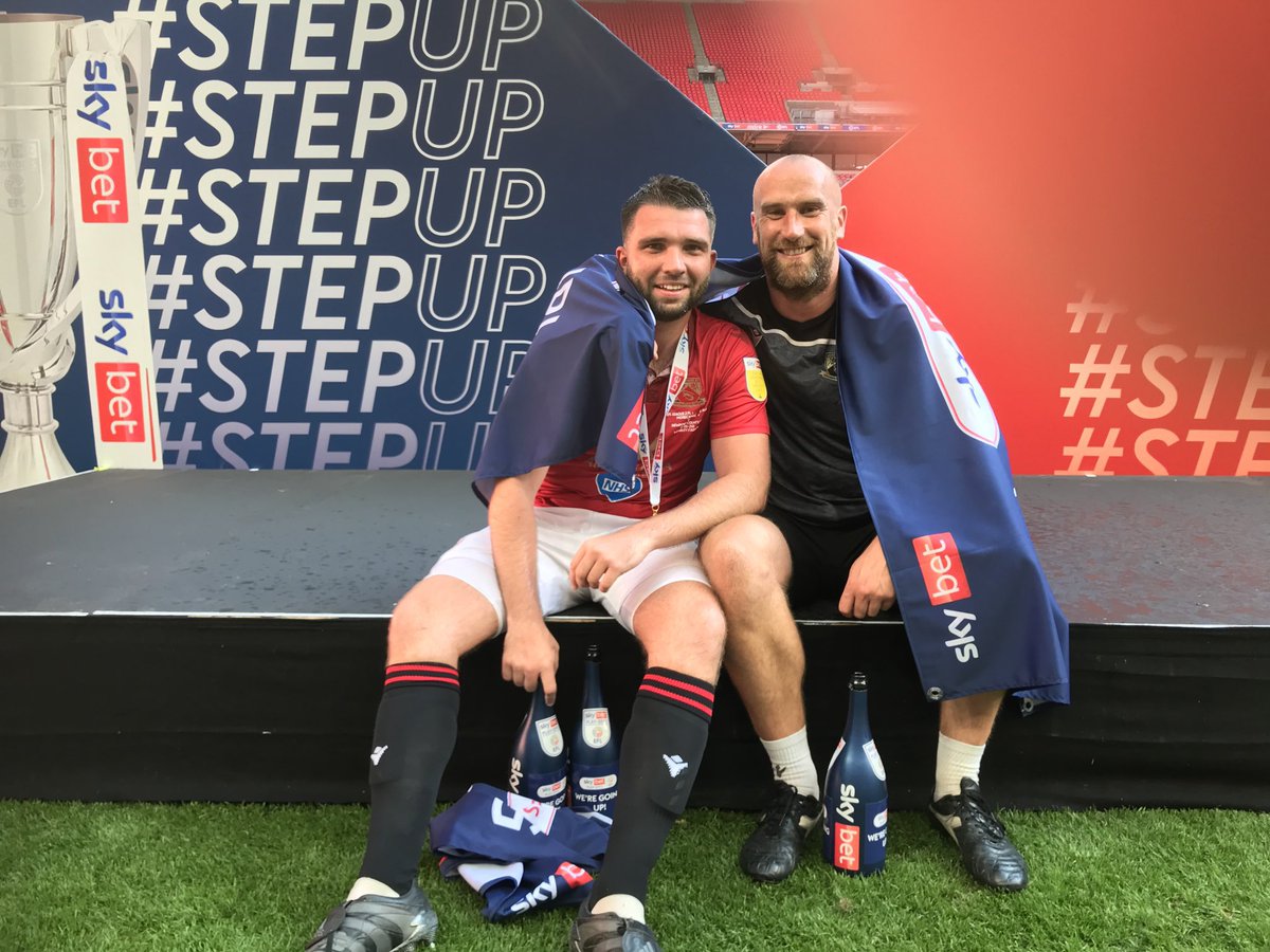 Alex Kenyon tweet media