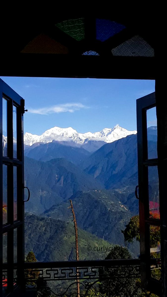 When I open the window 🪟 
Share your window shots!! #nature #NaturePhotography #TwitterNatureCommunity #Mountains #ThePhotoHour