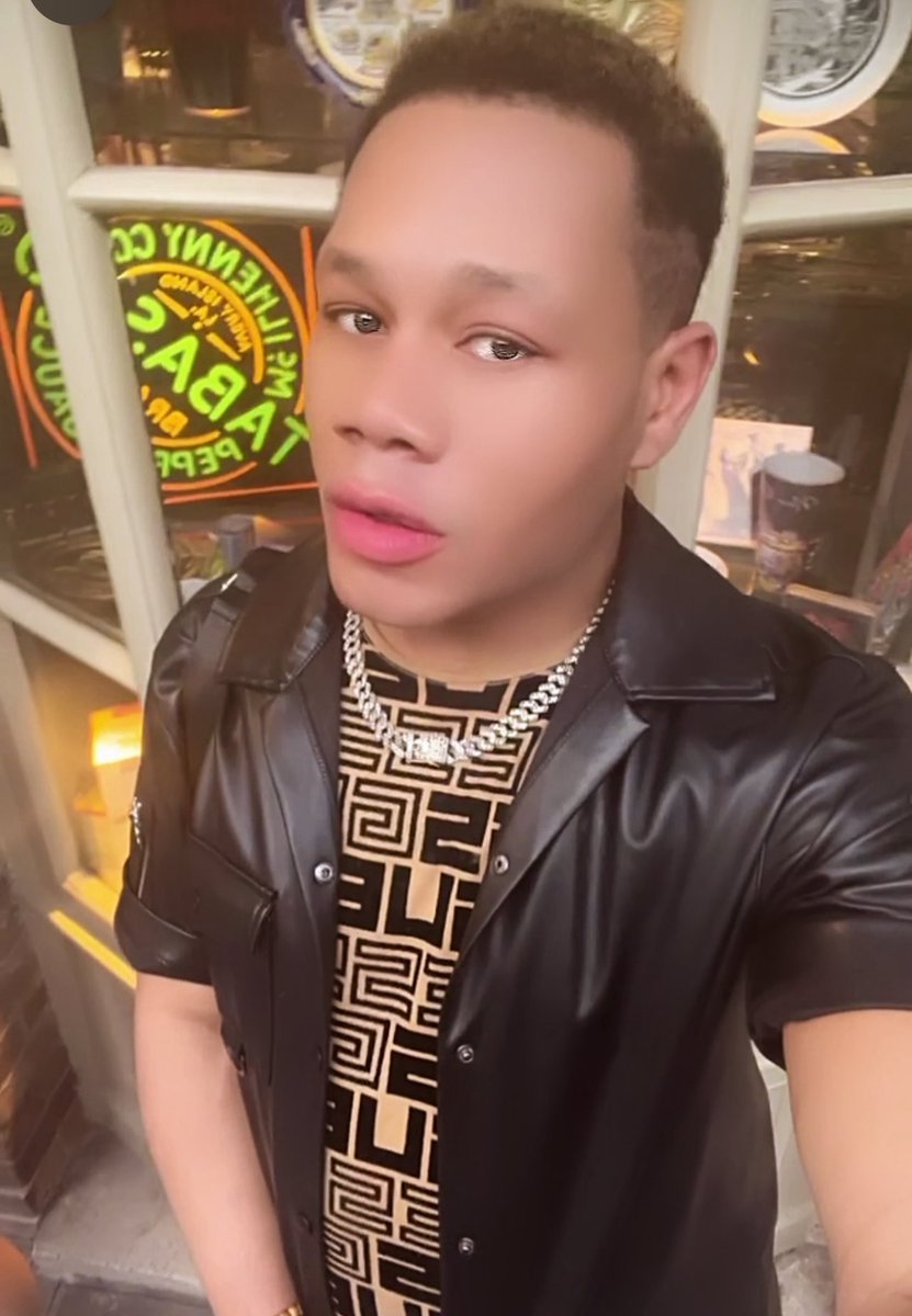 BrazyFlowPR's tweet photo. I had to put these chickens back in they coup like a two door-
I hear you talkin', but who you talkin' to though-?⛷️🇵🇷✨🔥🧞♀️🏝️👑
#imthetide
#ricoDasleeze👑 #faceCarddontdecline https://t.co/oeTbXhIdfZ