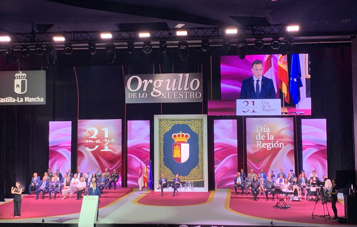 Un honor representar al Consejo Regional de COAATIE de Castilla la Mancha y al COAATIE de Albacete. En el día de la Región.