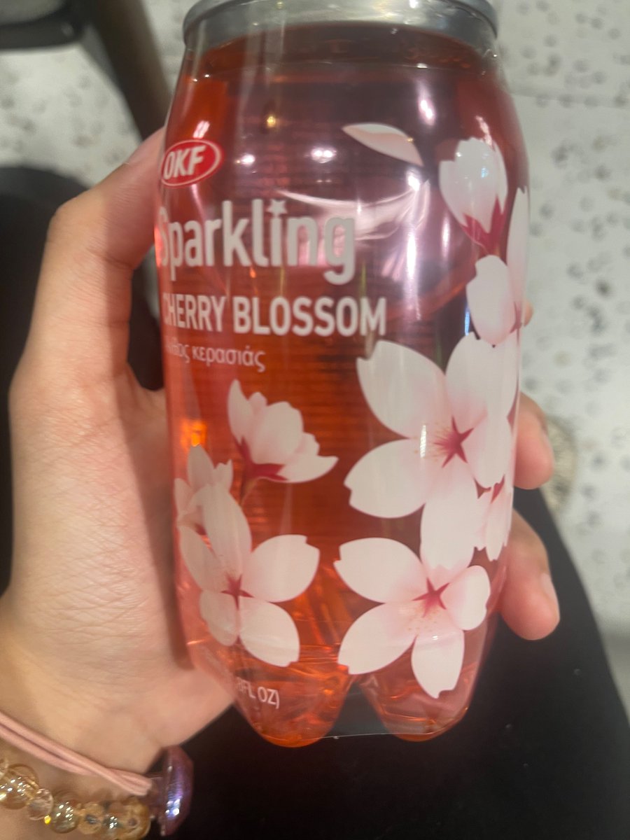MizukiStll4rin's tweet image. Today i went to seven eleven. i was about to buy my normal and all time favorite cherry blossom soda but the blue lemonade caught my eye ! i took it instead. its really good! i will maybe make a cookie run oc out of it!
#yapper #random #crkoc
#SODA #bluelemonade #cherryblossom