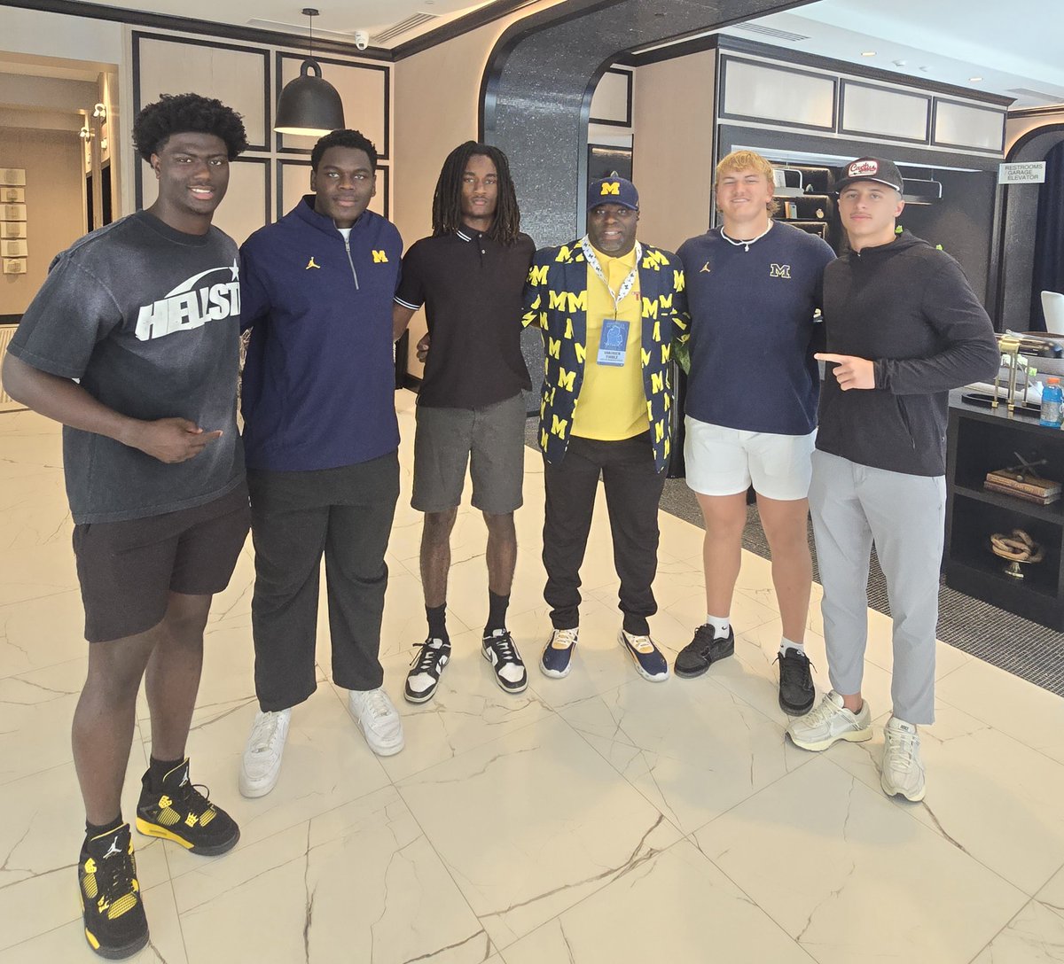 TOODLEBOYS's tweet photo. ๐๐ #OV ๐ช๐ฅ @luc_brian ๐ฏ๐ @Coach_SMoore ๐ @UMichFootball @UMich @BarstoolUofM ๐๐ฏ๐ฅ๐ช๐#IFYOUGOATEDIWILLFINDYOUANDREP ๐ช๐ฅ #ONLYGOATSALLOWEDINTHEMANCAVE ๐ช๐๐ฏ๐ฅ๐๐๐ #OV #MAIZENBLUE #1SCHOOLNTHENATION @ChadSimmons_ @TomLoy247 @SWiltfong_ @samspiegs https://t.co/H2OnR3DGZX
