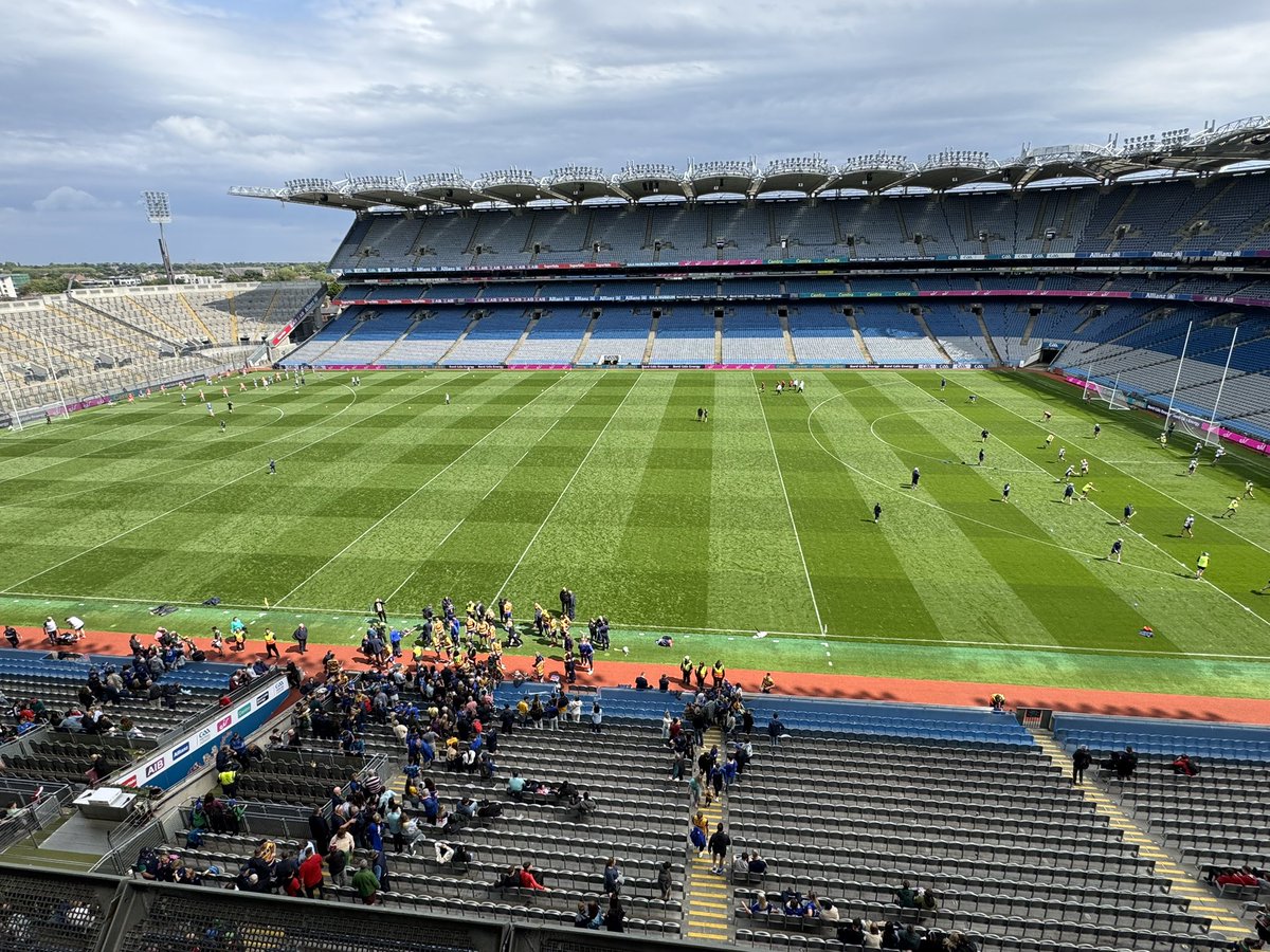 FrontierHurling's tweet image. Glory for Roscommon as they edge neighbours Mayo to secure promotion to next seasons Christy Ring Cup. Cavan and New York already on the pitch for the Lory Meaghar final.