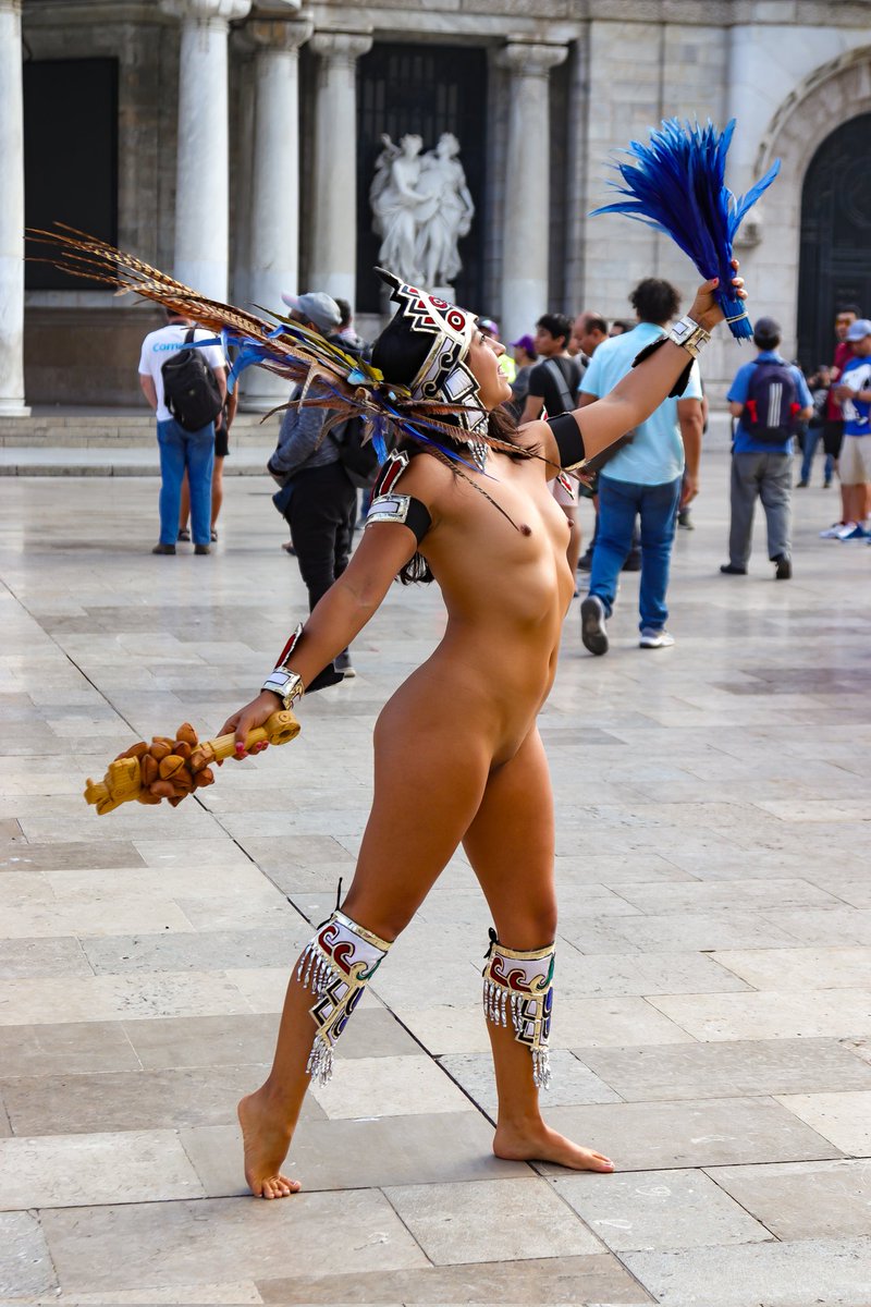 Inicia <a href="/DiaAlDesnudo/">Dia al Desnudo</a> en Bellas Artes