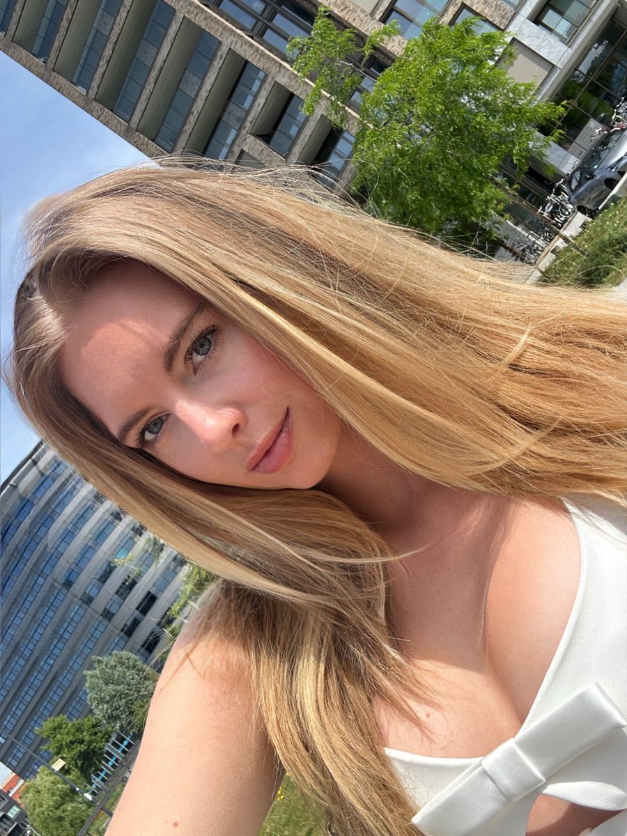 Een vriendin vertelde mij gisteren dronken dat ze mijn neus altijd groter photoshopte in onze foto’s samen. Ik wil alleen nog maar mannen vrienden