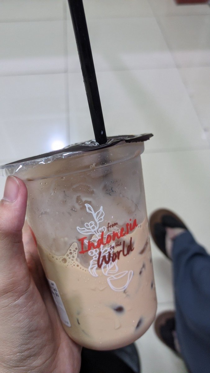 Lighthouse702's tweet image. hari ini puasa,sahur cuma buah pir sama air putih..
buka puasa telor pake sambel poll pedesnya,,malemnya nekat ngopi sambil doa "sehat² lambungku"
ternyata hbs minum kopi lgsg deg²an plus pandangan buram😭😭sukurin kataku mah👊