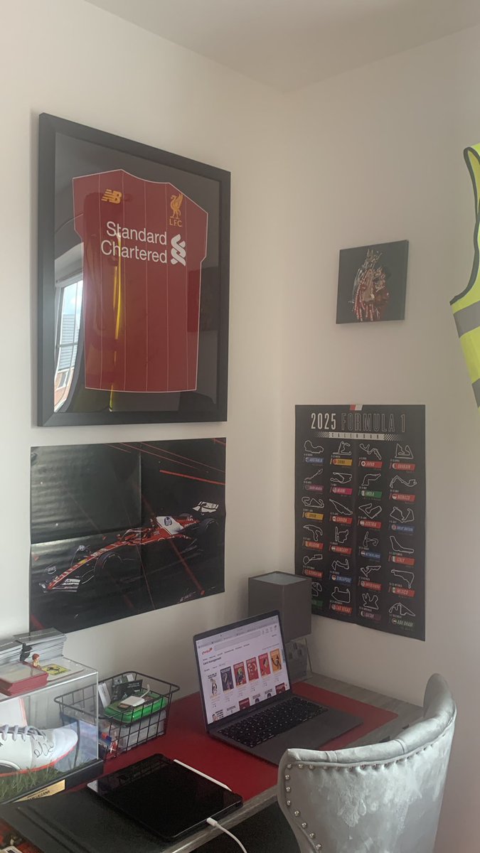 (C) Dan (@photodanallen) on Twitter photo Sorting my “office” space out with a few more bits on the walls!
<a href="/DavidMeyler/">DavidMeyler</a> <a href="/rudkin_abigail/">Abigail Rudkin</a> <a href="/KirstyAllen2024/">Kirsty_Allen</a> Sorting my “office” space out with a few more bits on the walls!
<a href="/DavidMeyler/">DavidMeyler</a> <a href="/rudkin_abigail/">Abigail Rudkin</a> <a href="/KirstyAllen2024/">Kirsty_Allen</a>