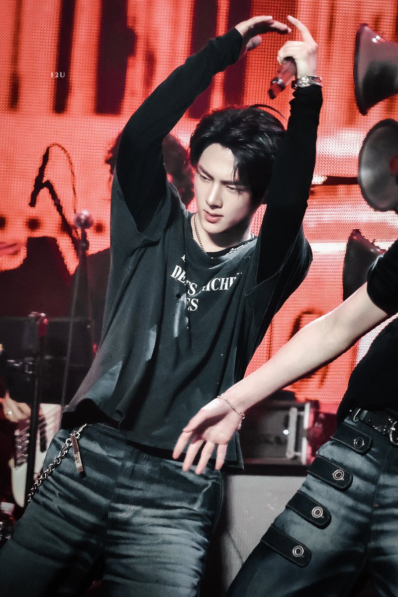 𝟙 𝟚 𝕌 tweet media