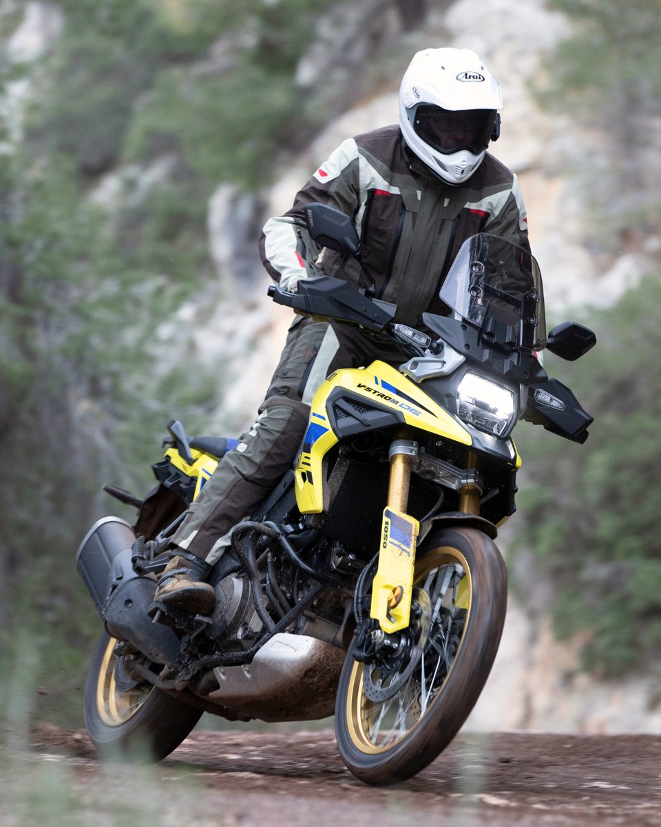 Time to head off the grid for the weekend - 1050DE 👊

#VStrom #AdventureBike #SeriousFun