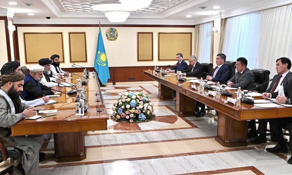 ArianaNews_'s tweet photo. قزاقستان خانه تجارت خود را در کابل افتتاح میکند
https://t.co/ElmKkVNhlI
اولژاس بکتنوف، صدراعظم قزاقستان میگوید که به منظور «گسترش همکاریهای اقتصادی و تجارتی با افغانستان،» خانه تجارت آن کشور را به زودی در کابل افتتاح میکند.
#ArianaNews #Kazakhstan #Afghanistan #TradeHouse https://t.co/GaNWIXgqTS
