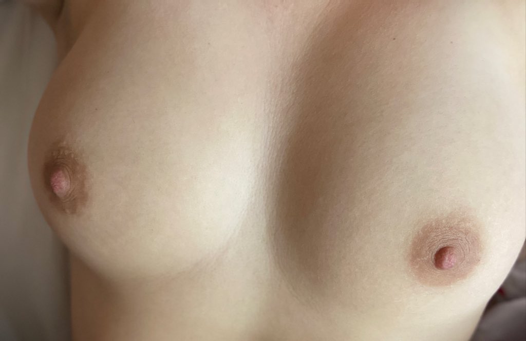 Show them Saturday 🍈

I wanna see yours 😈

Follow <a href="/nursefeetuk69/">Eva & Hunter - ❤️‍🔥 NO PPV ❤️‍🔥</a> 🥰