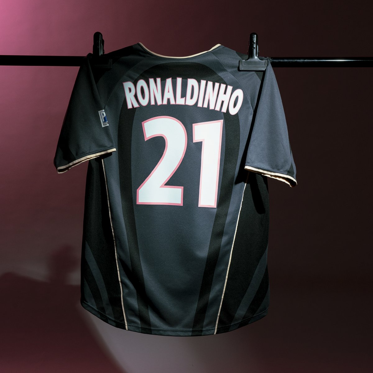 Paris Saint-Germain 2001 Third by Nike | Ronaldinho 🇧🇷