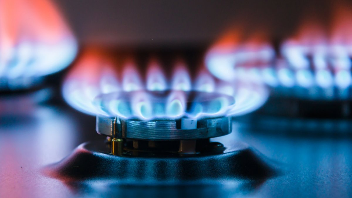 Purchase a new natural gas range and receive a $200 rebate. Available to residential customers only. Complete the rebate form and send it with proof of purchase for a $200 rebate credited to your M.U.D. account. mudomaha.com/rebates/