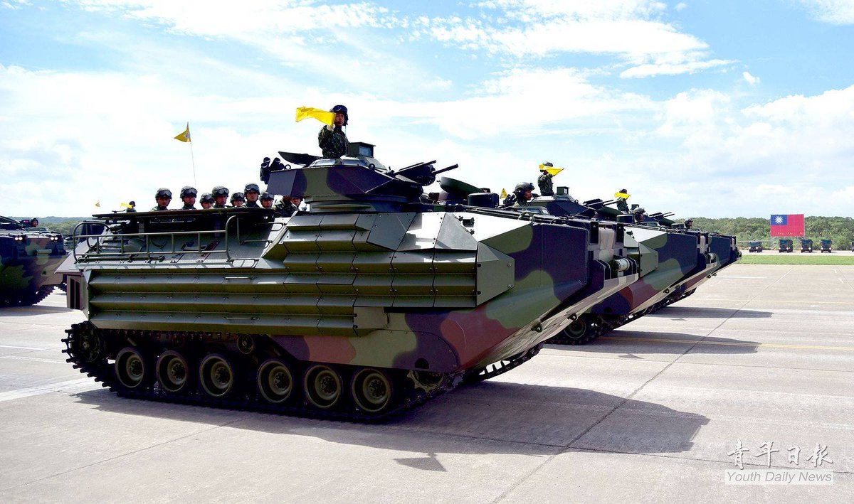 StraitObserver's tweet image. Marine Corps Landing Vehicle Battalion

The Marine Corps Landing Vehicle Battalion supports the 66th and 99th Marine Brigades in beach landing operations during wartime. 
It operates vehicles like the AAVP-7A1 and LTVH-6, which I&apos;ll talk about later in the thread.