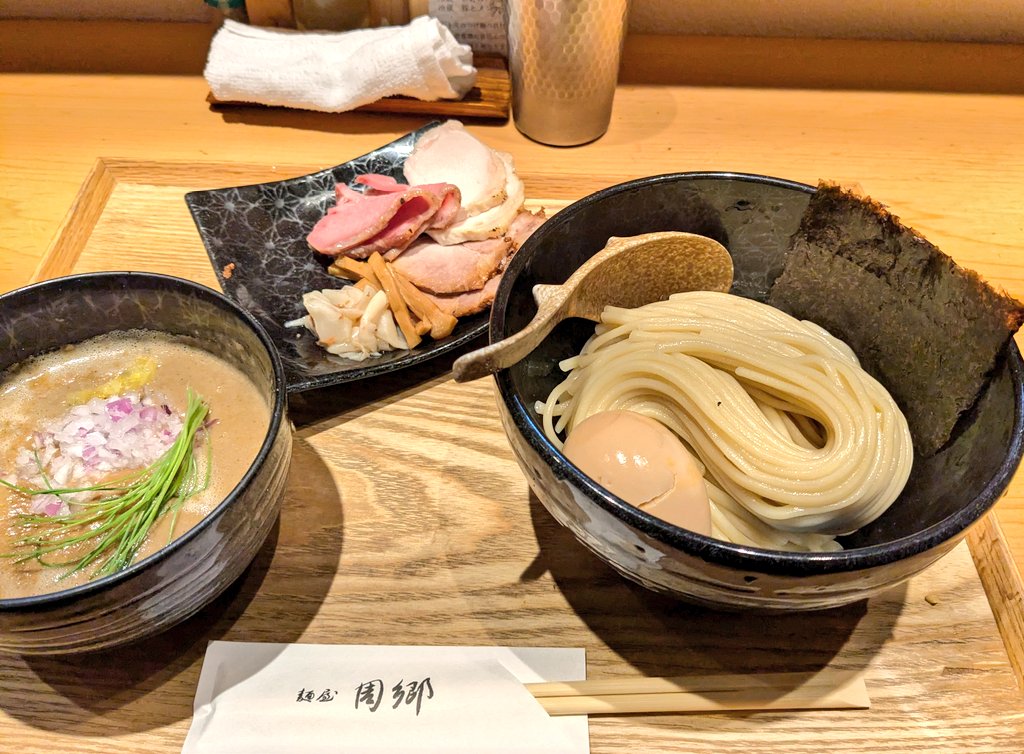 tandmicompany's tweet photo. 新橋のつけ麺✨️
つけ麺のスープが煮干しのドロドロ系で食べ応えがありましたっ
#周郷 https://t.co/gxeez7ohns