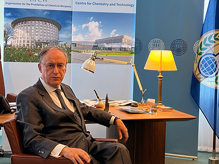 #ChemicalWeapons #OPCW #EmergingTech #Syria #UkraineRussiaWar️ 
<a href="/ArmsControlNow/">Arms Control Assoc</a> <a href="/OPCW/">OPCW</a> 
The OPCW Is More Necessary Than Ever
armscontrol.org/act/2025-06/fe…

[...]

When the CWC was negotiated, some relevant stakeholders believed that following the elimination of all declared chemical