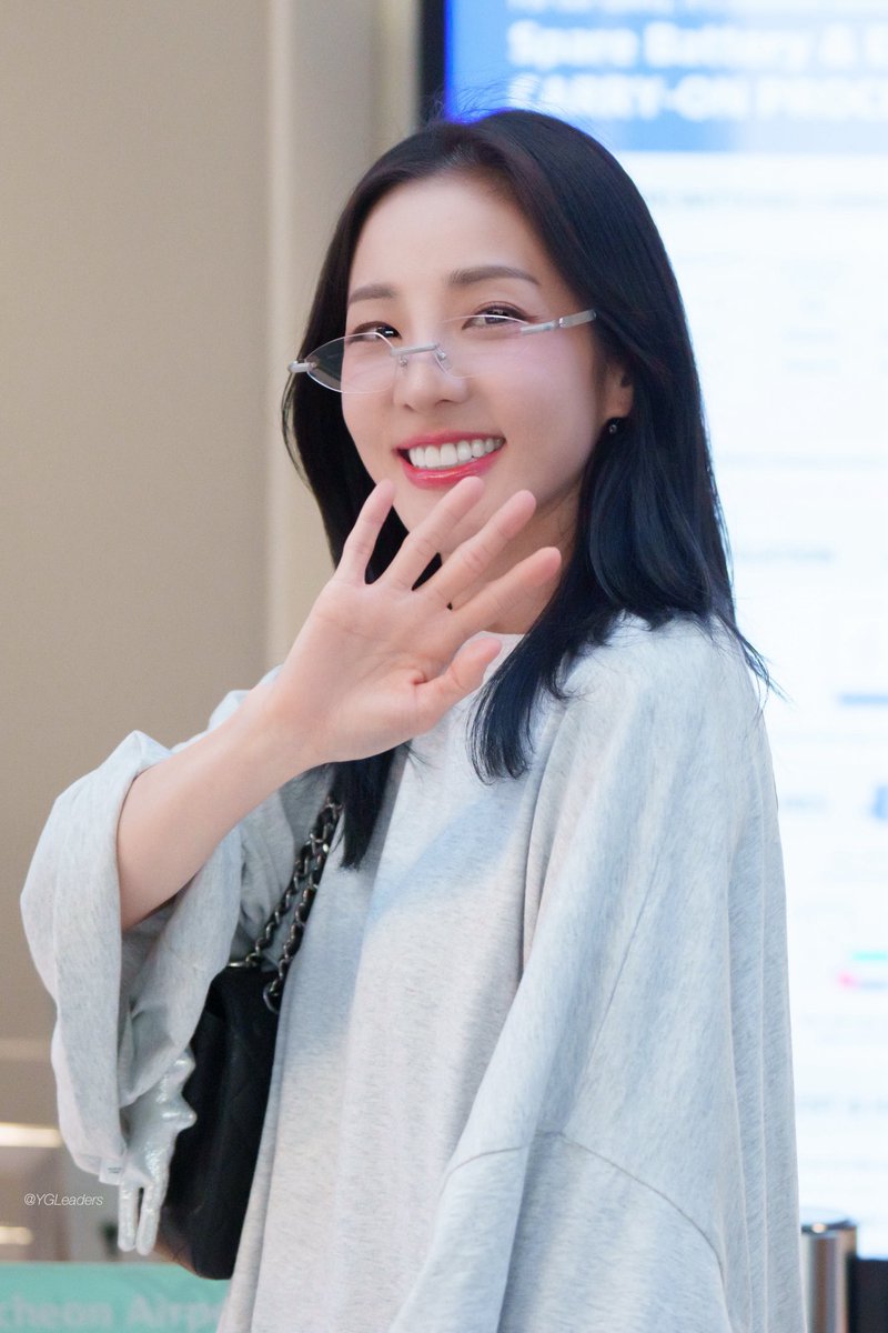 YGLeaders's tweet photo. 250531 ICN 

かわいいいいいいいいい❤️

#2NE1 
#DARA https://t.co/gTJaORjjto