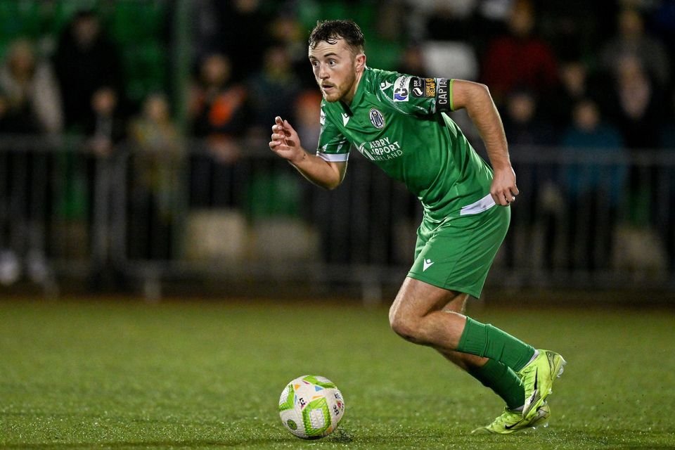 Football Irlandais 🇮🇪 𝕏 (@footballirlande) on Twitter photo 🙏On souhaite un prompt retablissement à Ryan Kelliher, attaquant de <a href="/KerryFC/">Kerry Football Club</a> 🇮🇪 suite a sa rupture du ligament croisé.
👊On espere le revoir rapidement sur les terrains 🙏On souhaite un prompt retablissement à Ryan Kelliher, attaquant de <a href="/KerryFC/">Kerry Football Club</a> 🇮🇪 suite a sa rupture du ligament croisé.
👊On espere le revoir rapidement sur les terrains
