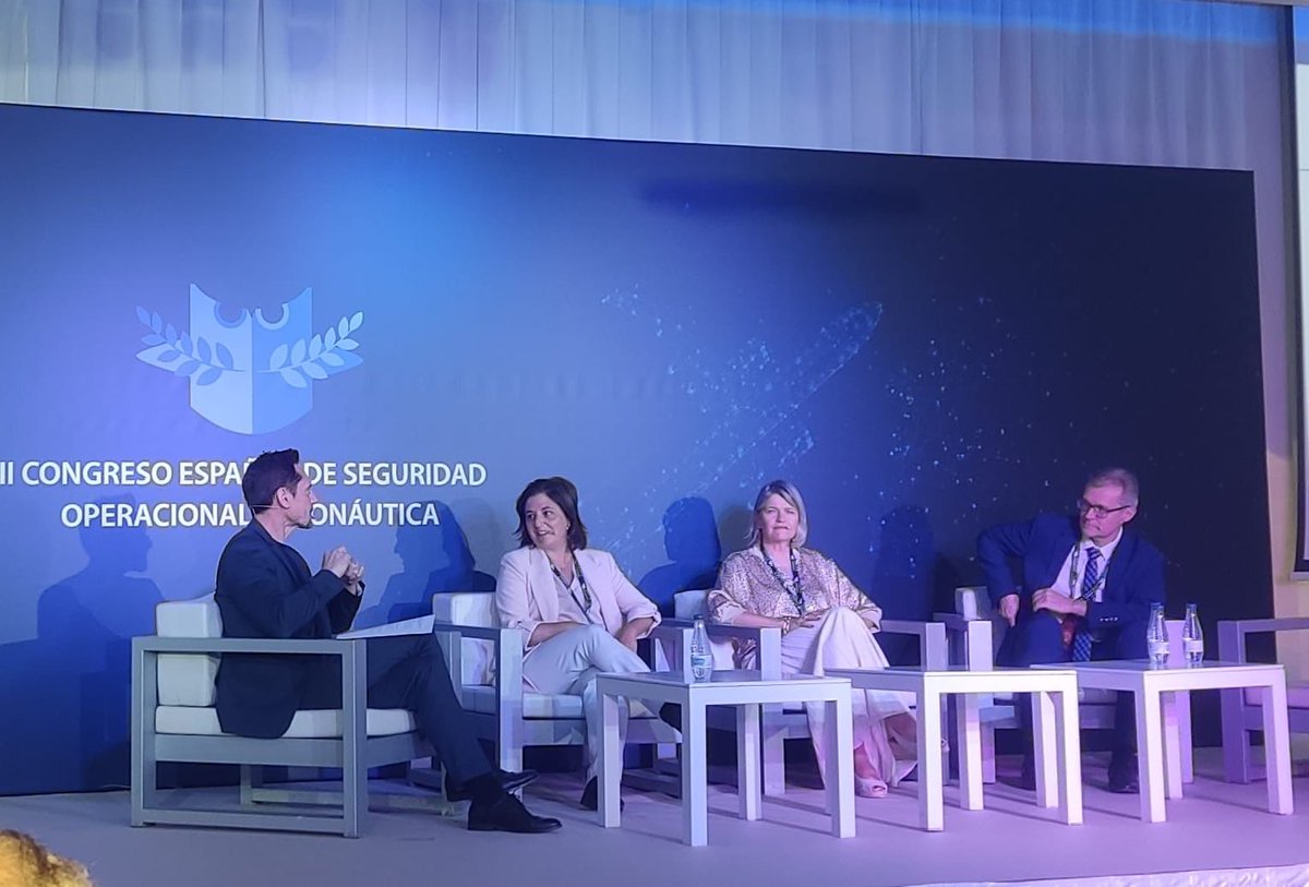 fsai_es's tweet photo. El 30 de mayo FSAI asistió al II Congreso Español de Seguridad Operacional en el RACE. Se abordaron IA, sustitución de personal operativo y el futuro de la seguridad aérea. Gran nivel de debate e importantes reconocimientos a Isabel Maestre y José Luis Rodríguez. ✈️🤖 #Safety https://t.co/YckYSLJkla