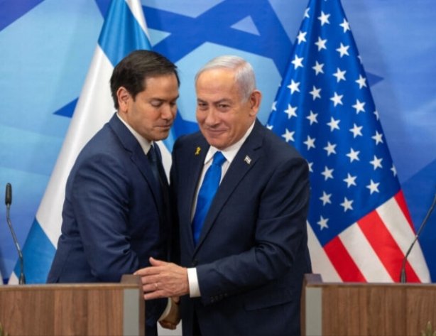 Imágenes que hablan:
Habría que hacer algún comentario adicional de cualquiera de los dos?