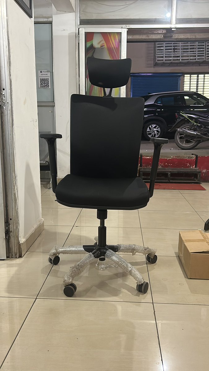 rahulladha009's tweet photo. @TheSleepCo_ really disappointed with chair purchased last month. Even after replacing faulty part, it still tilts to right. tried reaching out, but the issue was dismissed, not resolved properly. very bad experience, honestly feel cheated. hope you’ll provide a proper solution. https://t.co/Ahb0RZJl5v