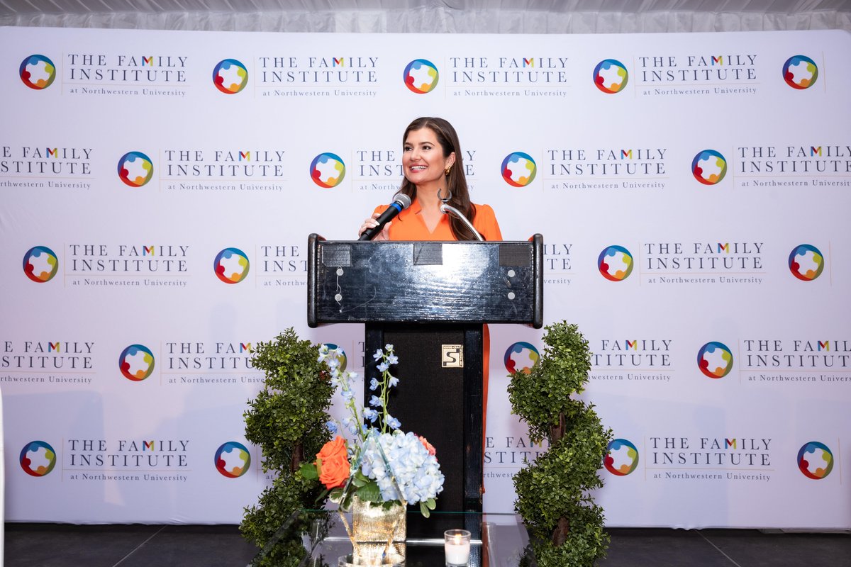 Still smiling after our sold out 2025 #GratitudeGala! 💚 Thanks to <a href="/ChicagoBears/">Chicago Bears</a> GM Ryan Poles for sharing his story and to everyone who supported mental health access.

▶️ Ryan's fireside chat: family-institute.org/gratitude-gala…
📸 Photo gallery: bit.ly/43KYCHx

#MHAM2025 #Chicago