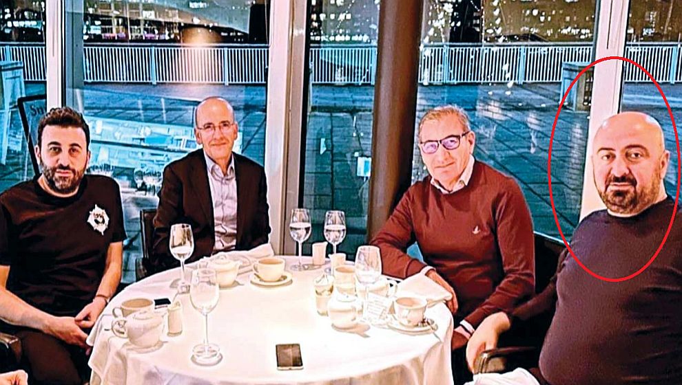 Bakan Mehmet Şimşek'in masasındaki o isim de gözaltına alındı...
#AzizihsanAktaş #GürkanDölekli #Gözaltı #SONDAKİKA 

haberiskelesi.com/2025/05/31/bak…