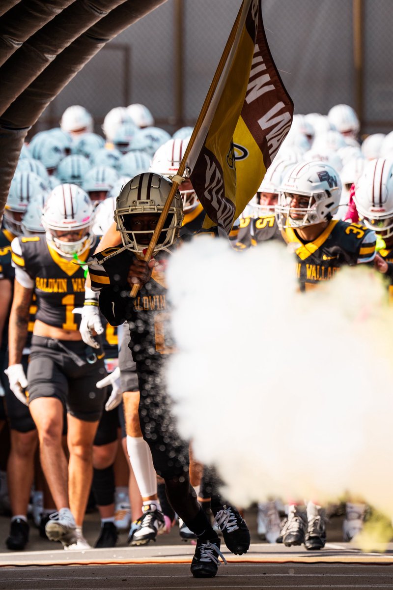 EthanNichol10's tweet photo. 14 Saturdays away from kickoff! 

Recruits: Did you know that @BWFootball_ has led the conference in attendance 4 years in a row and counting!? 😳📈

There’s no better atmosphere than George Finnie Stadium! Come see for yourself 👀💯😤

#OAC #D3FB #HoldTheRope https://t.co/03nzN1yjVi