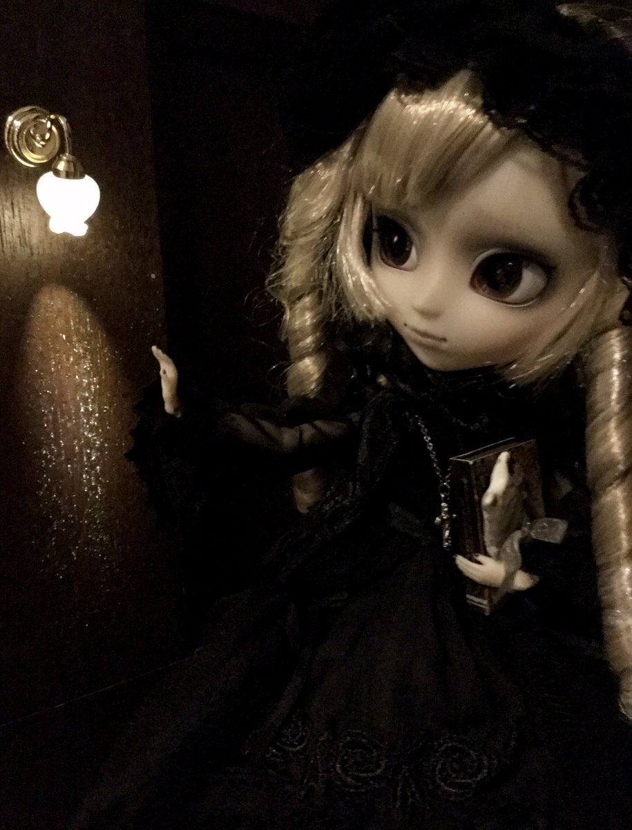 A_Records7's tweet photo. #プーリップ生誕祭
お誕生日おめでとうございます!!
扱いやすい1/6のボディに、御髪やアイ、メイクの存在感も抜群の1/3ヘッド。
可憐に、優美に、格好良く、妖艶に。
5月の女王、今後も様々な表情で魅了されたい!!
最近名作復刻も嬉しいですね!!
お祝いは定番で。エディット・ピアフ:『バラ色の人生』 https://t.co/4vrDveqF9a