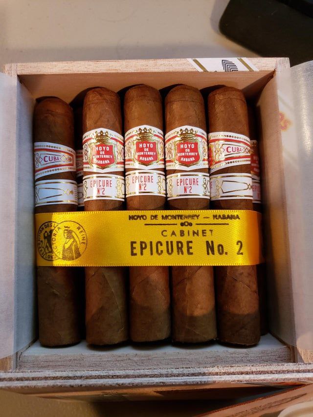 Hoyo de Monterrey Epicure No.2
Full boxes on site📦