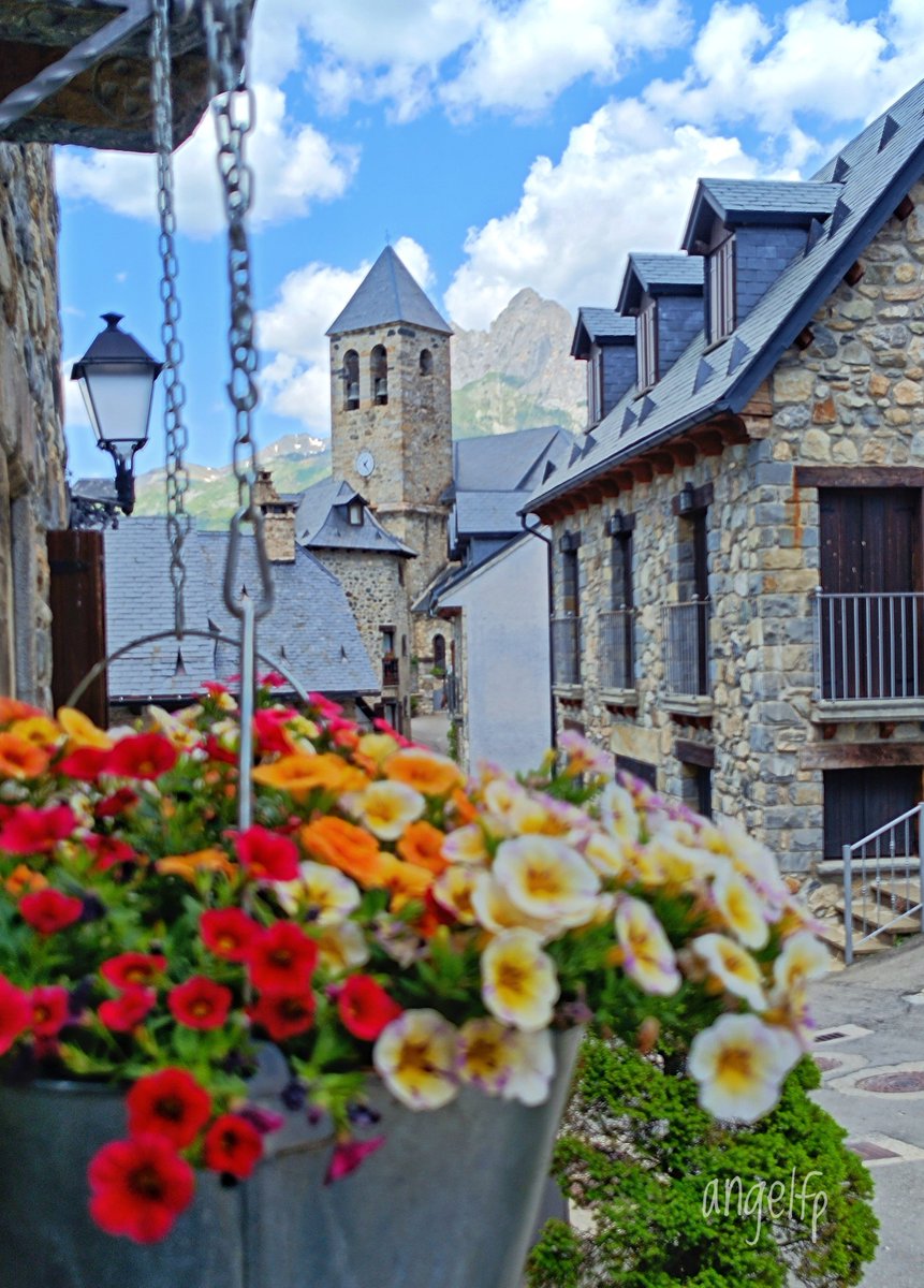 Lanúza ⛰️💛❤️🧡💚
<a href="/Huesca_LaMagia/">Huesca La Magia</a> <a href="/aragonturismo/">Turismo de Aragón</a> 
<a href="/ElTiempo_tve/">El Tiempo en TVE</a> <a href="/aquilatierratve/">Aquí la Tierra</a> <a href="/hoy_aragon/">HOY ARAGÓN</a> <a href="/lasextameteo/">La Sexta Meteo</a> <a href="/informativost5/">Informativos Telecinco</a> <a href="/A3Noticias/">Antena 3 Noticias</a> <a href="/tiempobrasero/">Tutiempo</a> <a href="/spain/">Spain</a> <a href="/lugaresdenieve/">Lugares de Nieve</a>