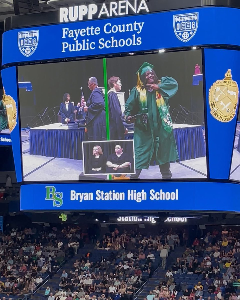 jthas3's tweet photo. Was able to capture a few pictures of some of the team members after they achieved their milestone moment. #StationNation #classof2025 PT3 https://t.co/5s2HPZONjA