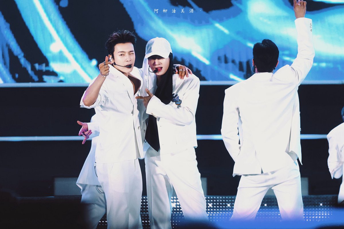25.05.31 Seoul Mega Concert 
👈💖

#은혁 #EUNHYUK #이혁재 #ウニョク #李赫宰
#동해 #DONGHAE #ドンへ  #李东海  
#SuperjuniorDnE #슈퍼주니어DnE
#Superjunior