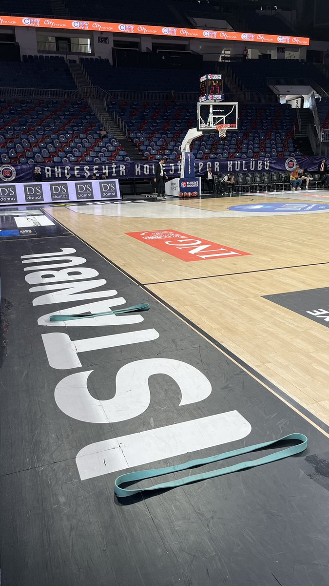 Türkiye Sigorta Basketbol Süper Ligi'nde play-off çeyrek final ikinci maçında Bahçeşehir Koleji, Tofaş’ı ağırlıyor. Maçın anlatımıyla Ersin Görkem ile 18.00’de beIN SPORTS 5’te mikrofondayız.