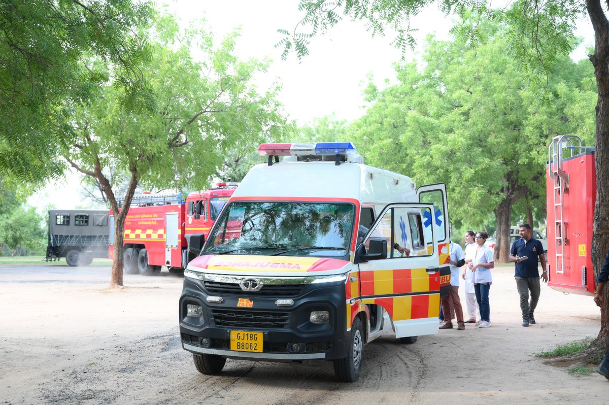 Collector Mehsana (@collectormeh) on Twitter photo "ઓપરેશન શિલ્ડ" અંતર્ગત મહેસાણા જિલ્લામાં બી.એસ.એફ. કેમ્પ, અંબાસણ ખાતે મોકડ્રીલ યોજાઇ.
<a href="/revenuegujarat/">Revenue Dep. Gujarat</a>
<a href="/GIDMOfficial/">Gujarat Institute of Disaster Management (GIDM)</a> "ઓપરેશન શિલ્ડ" અંતર્ગત મહેસાણા જિલ્લામાં બી.એસ.એફ. કેમ્પ, અંબાસણ ખાતે મોકડ્રીલ યોજાઇ.
<a href="/revenuegujarat/">Revenue Dep. Gujarat</a>
<a href="/GIDMOfficial/">Gujarat Institute of Disaster Management (GIDM)</a>
