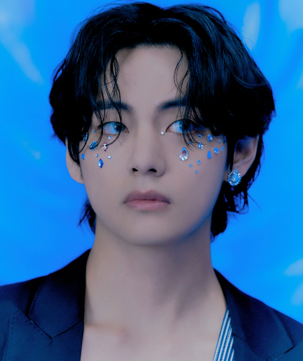 10 أيام فقط تفصلنا عن تسريح كيم تيهيونق عضو فرقة BTS من التجنيد الإجباري 🥹❤️!