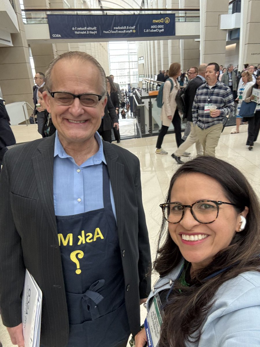 Latinamd's tweet image. #ASCO25 If you are lost inside McCormick  is not you, the place is massive and there are plenty of @ASCO guides who can help you. #conferencing