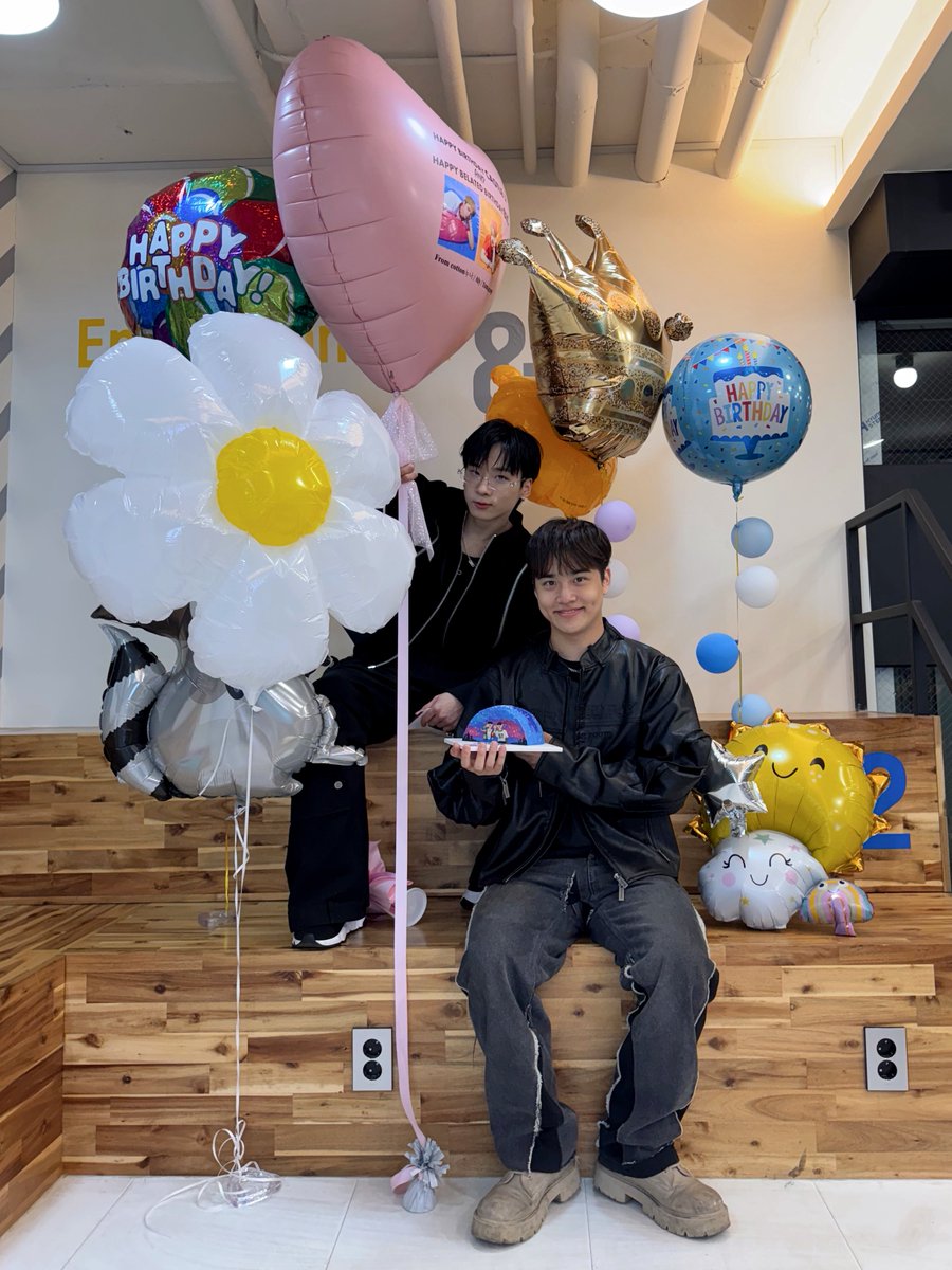 McndOfficial_'s tweet photo. [🛸]
젬들! 오랜만에 만나서 좋았고 생일 같이 축하해 줘서 고마웠어요! 우리 금방 만나요🫶🏻

#MCND #엠씨엔디
#Castle_J #캐슬제이 #BIC #빅
#HAPPYCastleJDAY
#HAPPYBICDAY https://t.co/pDBMW5m1Od