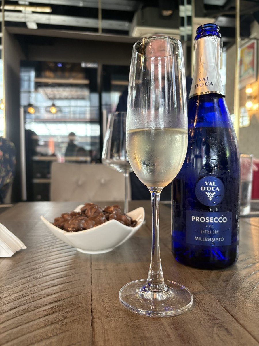 Gosh where did the last 9 hours go ? 🤣
Wine tasting <a href="/LJP987/">Bangkok Louie.</a> at Louie’s on 15. 
Did not expect to come home with a little soap willy from <a href="/Nebuliz_er/">Nebulizer🦊</a> it smells so nice 🤣 it’s modeled apparently on <a href="/PaulMasa3/">Paul Masa</a> 🤣