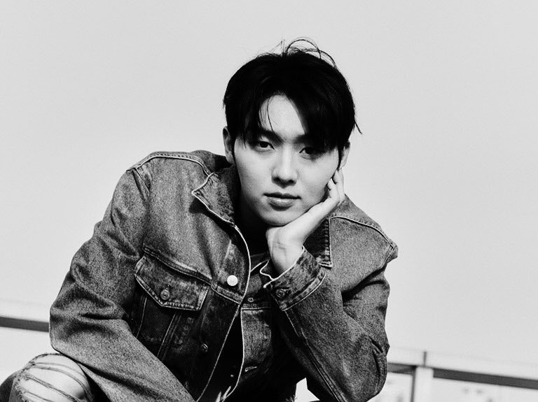 ewrizcd's tweet image. “Laidback but thinking deep thoughts” energy.